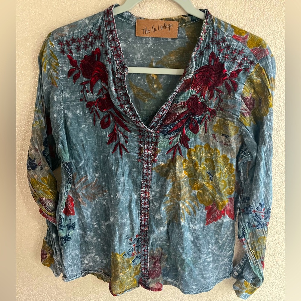 Beautiful The Nu Vintage blouse - Women’s M